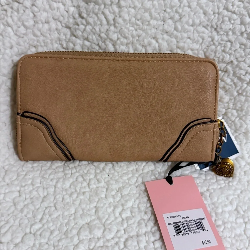 NWT Juicy Couture Romance Gusset Wallet with Gold Emblem, in Pecan (Tan)